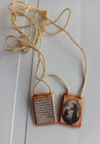 Pequeño escapulario con - pequeÑo,